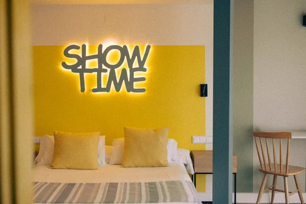 yellow_bliss_show_time